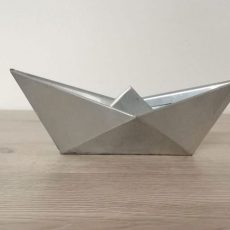 Bateau origami, design, en métal, zinc naturel, pour votre décoration.